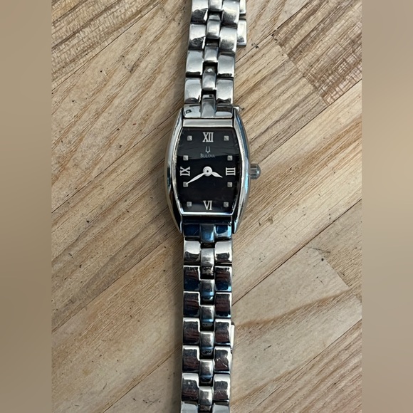 Bulova Ladies Watch Abalone Dial Stainless Bracelet Hidden Clasp 96C97 - Picture 5 of 15